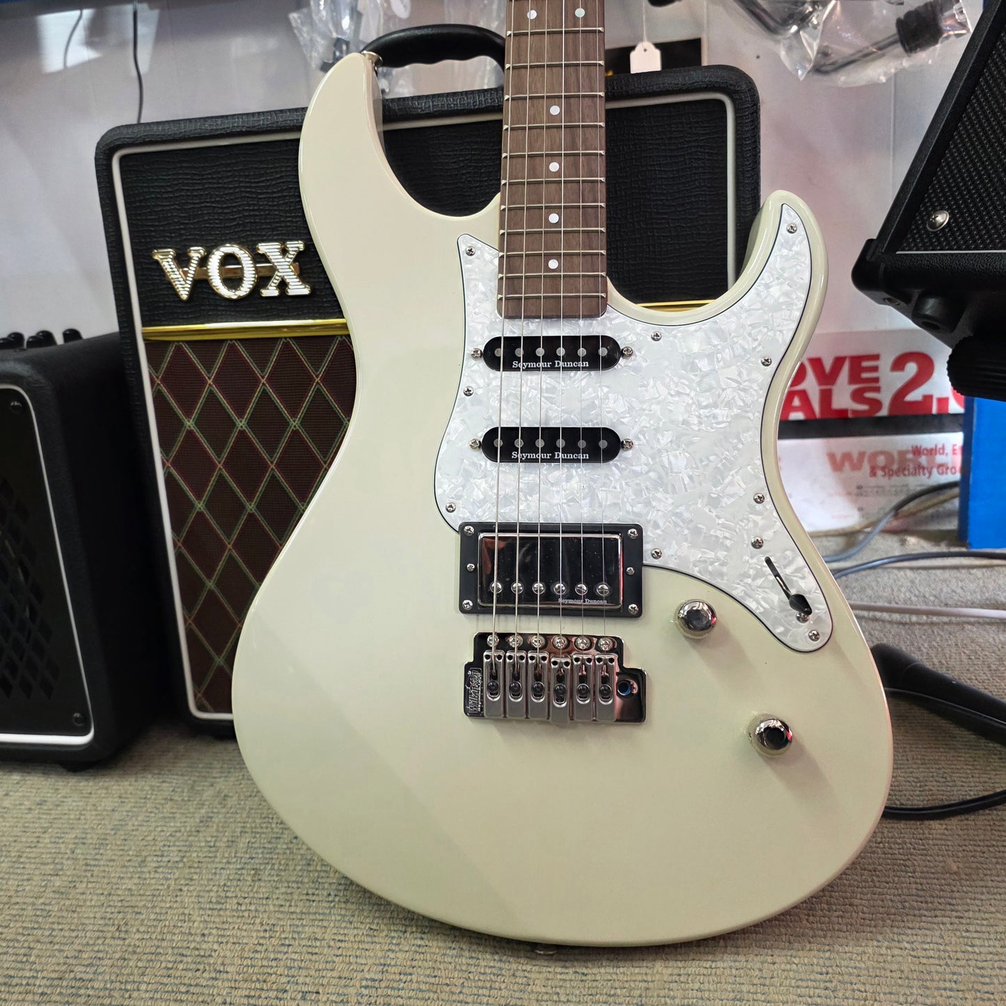 Yamaha - *Pre-owned* Pacifica 612VIIX Electric Guitar (Vintage White)